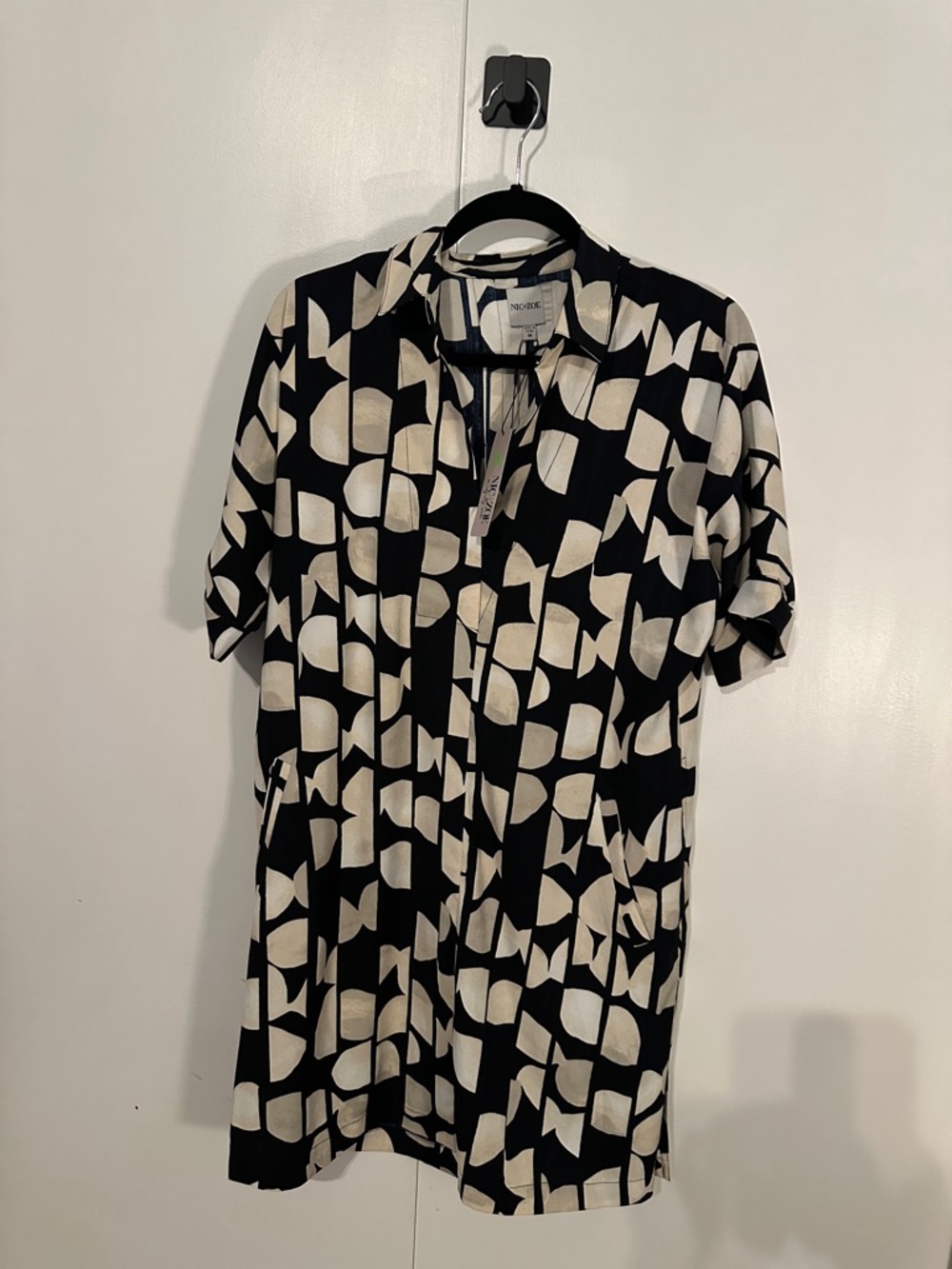 Nic & Zoe Black & Cream Geometric Short Sleeve Tunic with pockets “NEW WITH TAGS